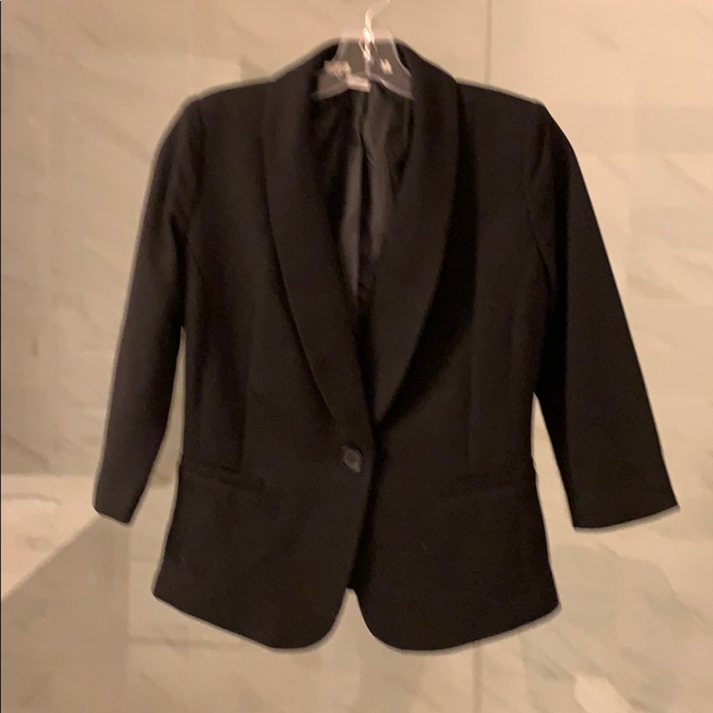 3/4 sleeve black blazer
